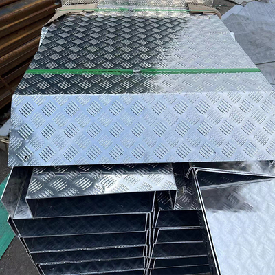 Un buen precio. Chapa de aluminio modelada 1100 1050 1060 3003 5052 200m m en línea
