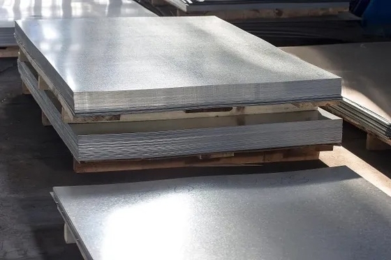 Un buen precio. Corte de chapa de acero inoxidable 8K Borde hendido 1000 mm - 6000 mm en línea