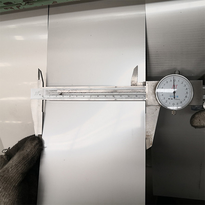 Un buen precio. 410S 410 BA 409L Placa/bobina/banda de acero inoxidable laminado en caliente de alta calidad en línea