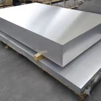 Un buen precio. En el caso de las hojas de aluminio, el aluminio en bruto se utiliza para la fabricación de las hojas de aluminio. en línea