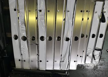 Un buen precio. El acero inoxidable del grado de la aduana 304 perforó la certificación cortada a la medida chapa de la ISO en línea