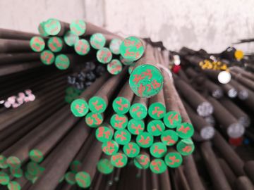 Un buen precio. Barra redonda brillante negra del acero inoxidable de los perfiles del acero inoxidable del final 303 en línea
