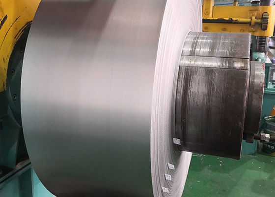 Un buen precio. Cold / Hot Rolled 3mm 304L Stainless Steel Strip Coil en línea