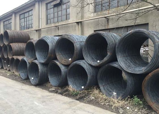 Un buen precio. 0.30m m 45# 50# 65# 1200kgs galvanizaron el alambre de acero en línea