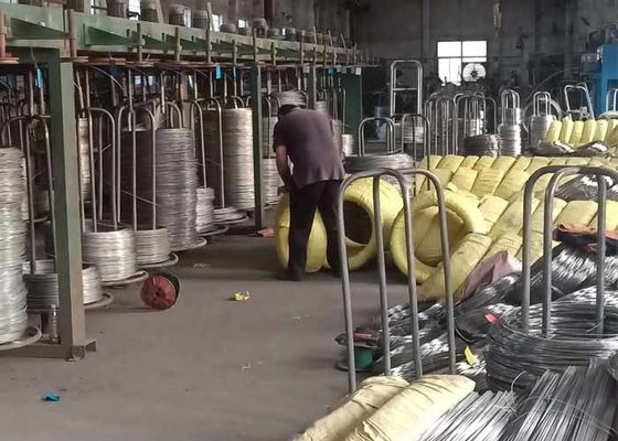 Un buen precio. 410 alambre de acero inoxidable anti Rod de la corrosión 6.0m m del grado en línea