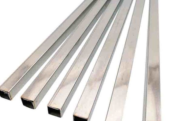Un buen precio. superficie brillante soldada con autógena de acero inoxidable del tubo del hueco rectangular de 3.0m m en línea